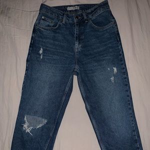 H&M High-Waisted Boyfriend Jeans